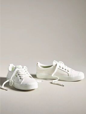 New Cariuma OCA Low Canvas Sneakers size 6